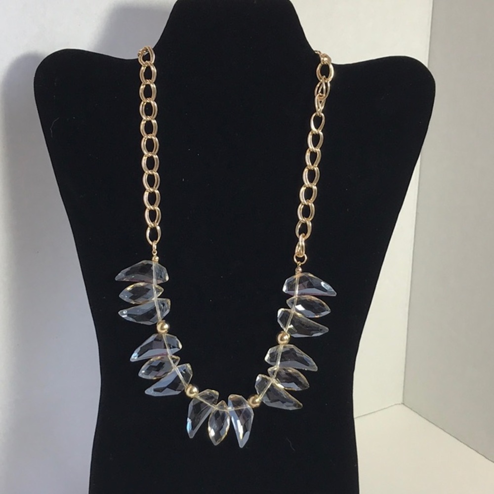 💚 3 for $20 💚 NEcklace and earrings